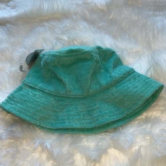 🆕 Disney Parks Bucket Hat Disney Characters Plush/Terry Green One Size - Picture 2 of 16